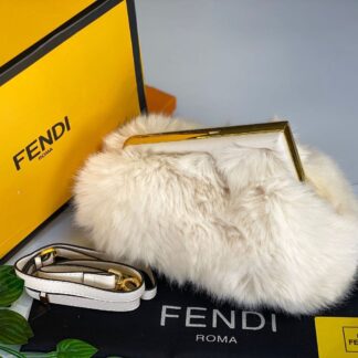 fendi canta first orta boy tuylu krem hakiki deri 26x18x9.5 cm