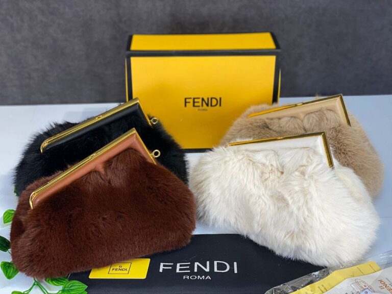 fendi canta first orta boy tuylu krem hakiki deri 26x18x9.5 cm