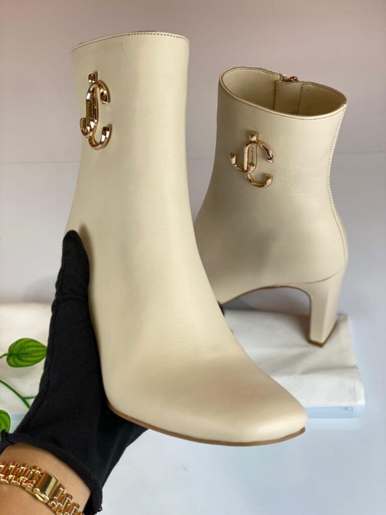 jimmy choo bot hakiki deri krem 8 cm topuk