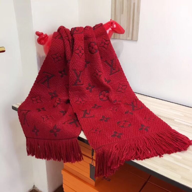 louis vuitton atki logomania yun kirmizi 180x33 cm