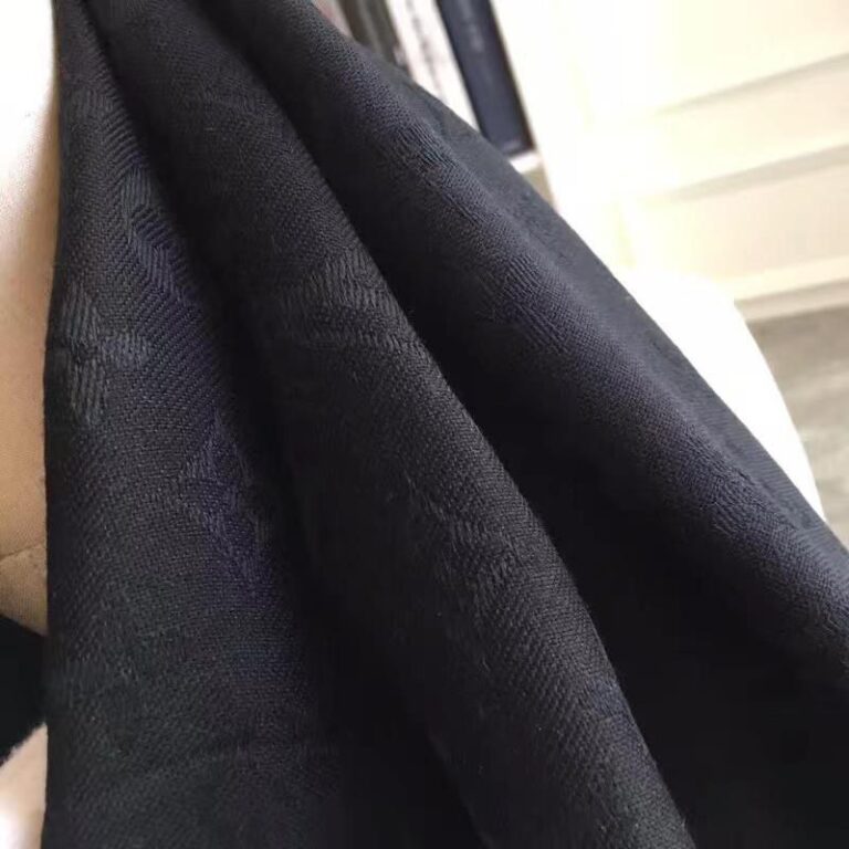 louis vuitton sal esarp ipek kasmir yuksek kalite 140x140 cm siyah classic