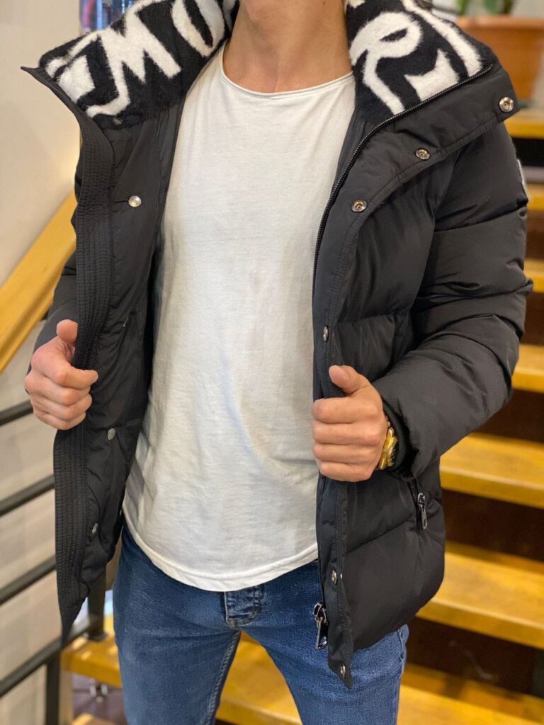 moncler mont siyah yakasi yazili ithal kumas