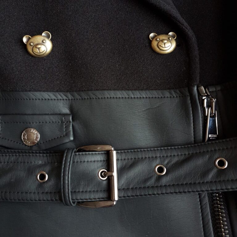 moschino kaban deri siyah detayli