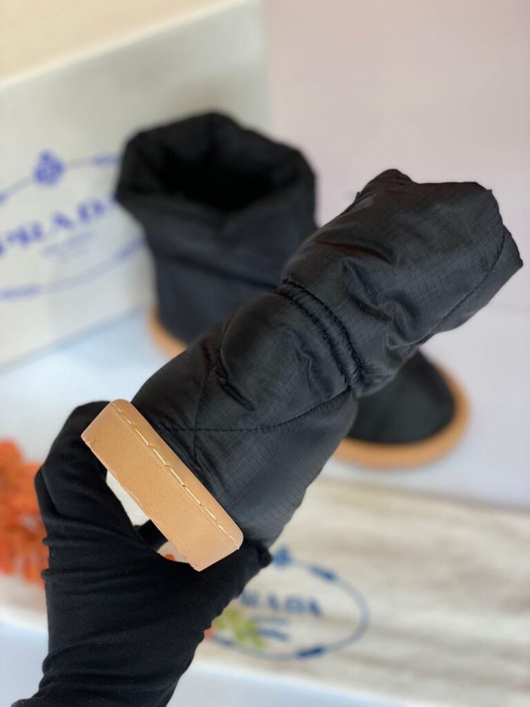 prada bot shearling ankle siyah puf su gecirmez