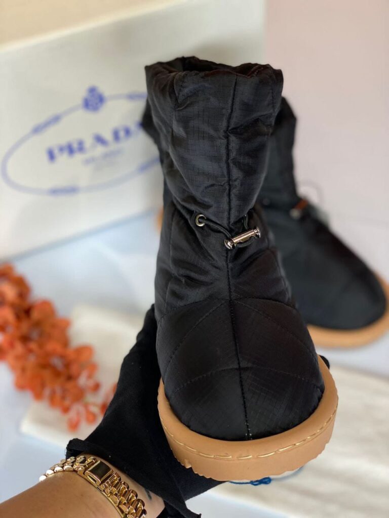 prada bot shearling ankle siyah puf su gecirmez