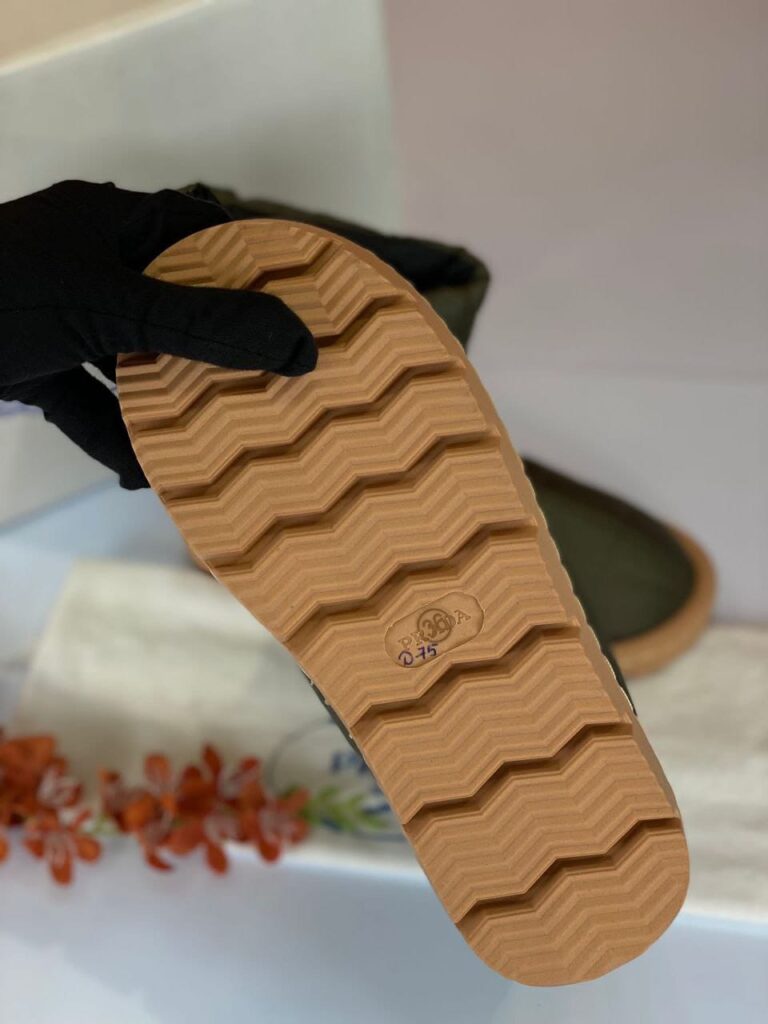 prada bot shearling ankle yesil puf su gecirmez