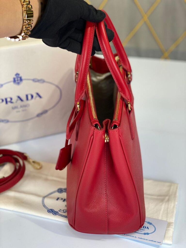 prada canta saffiano buyuk boy kirmizi 30x22x12 cm