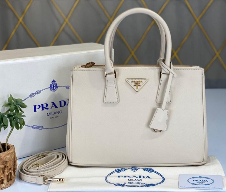 prada canta saffiano buyuk boy krem 30x22x12 cm