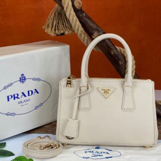 prada canta saffiano orta boy krem 26x17 cm
