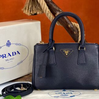 prada canta saffiano orta boy lacivert 26x17 cm