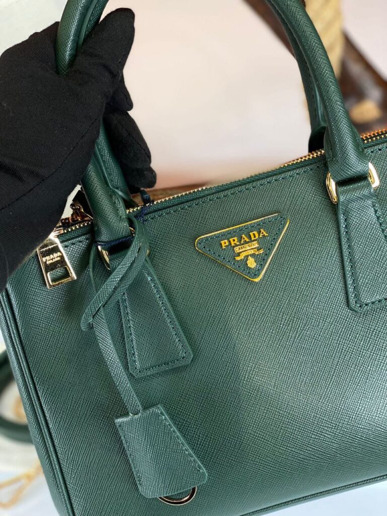 prada canta saffiano orta boy yesil 26x17 cm
