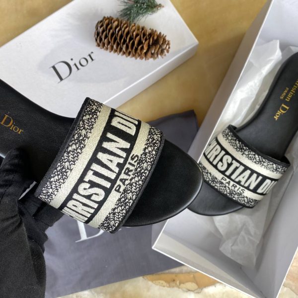 christian dior terlik dway siyah siyah beyaz nakisli