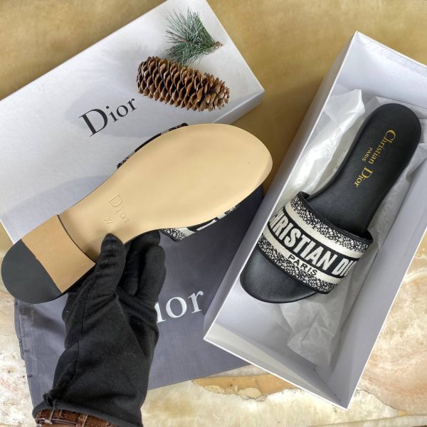 christian dior terlik dway siyah siyah beyaz nakisli