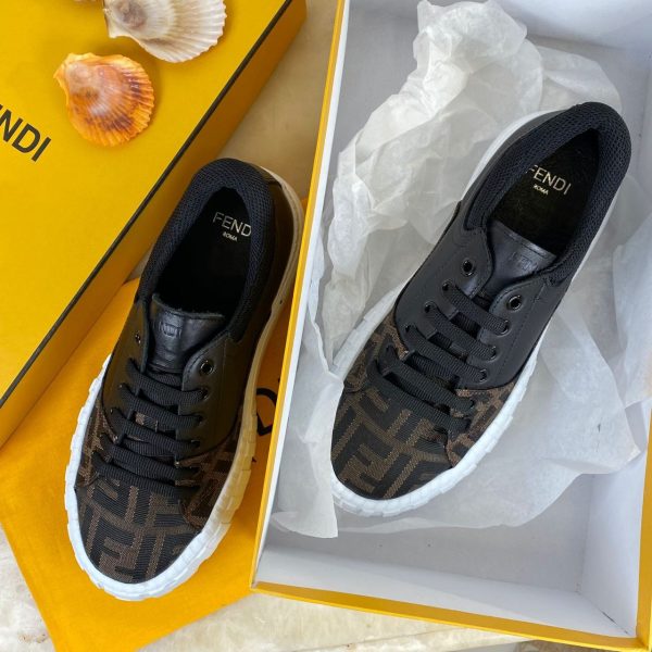 fendi ayakkabi kahve logo baskili