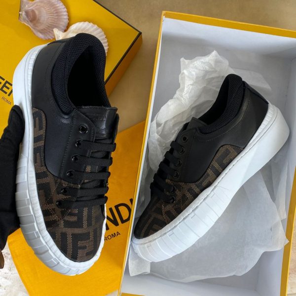 fendi ayakkabi kahve logo baskili