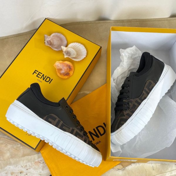 fendi ayakkabi kahve logo baskili
