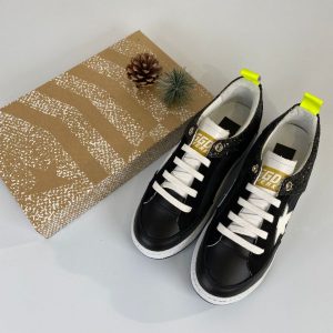 golden goose ayakkabi sneaker siyah beyaz simli