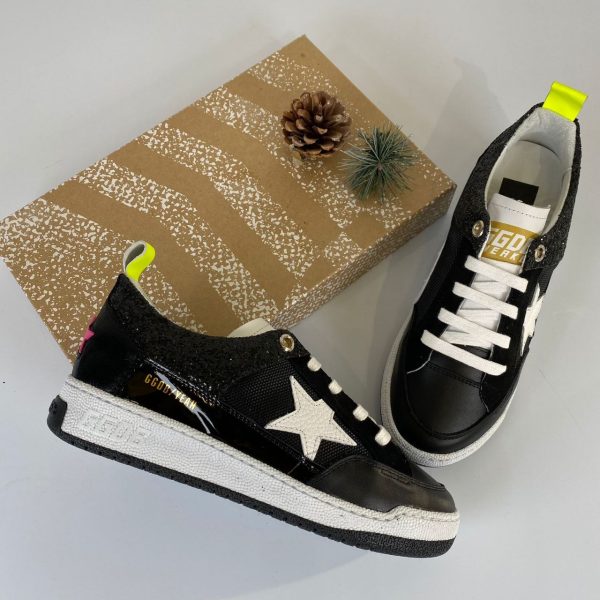 golden goose ayakkabi sneaker siyah beyaz simli