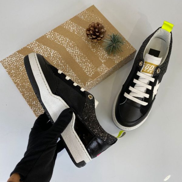 golden goose ayakkabi sneaker siyah beyaz simli