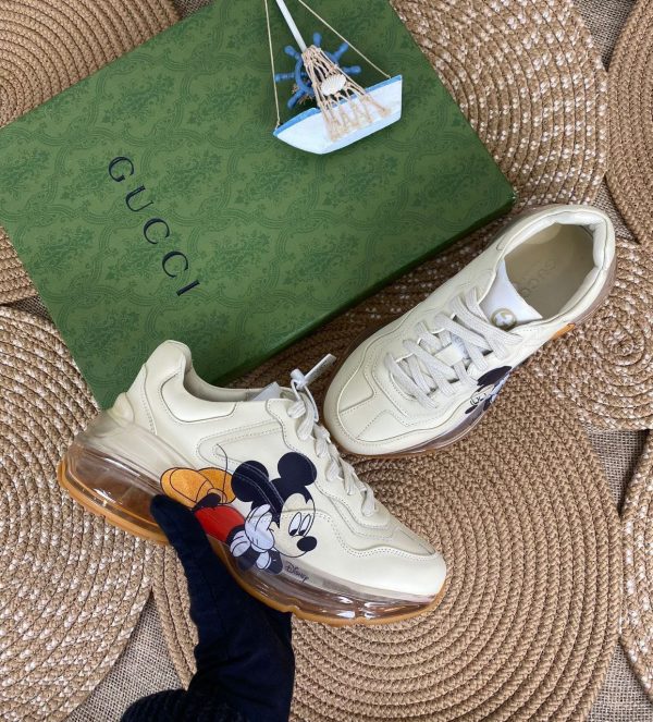 gucci ayakkabi mickey mouse sneaker rhyton seffaf taban