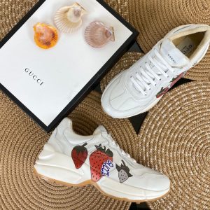 gucci ayakkabi rhtyon sneakers beyaz cilek logolu