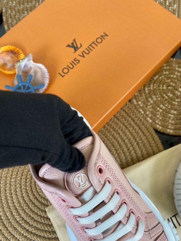 louis vuitton ayakkabi sneakers squad pembe beyaz yeni sezon