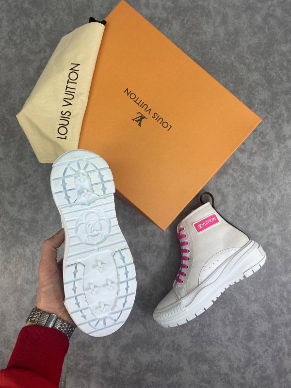 louis vuitton ayakkabi squad sneaker yarim bot beyaz pembe