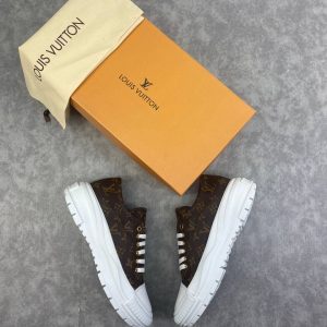 louis vuitton ayakkabi squad sneakers monogram classic