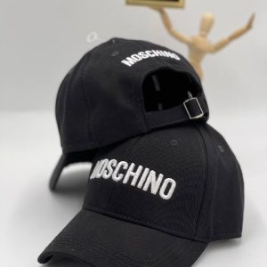 moschino sapka siyah yazili