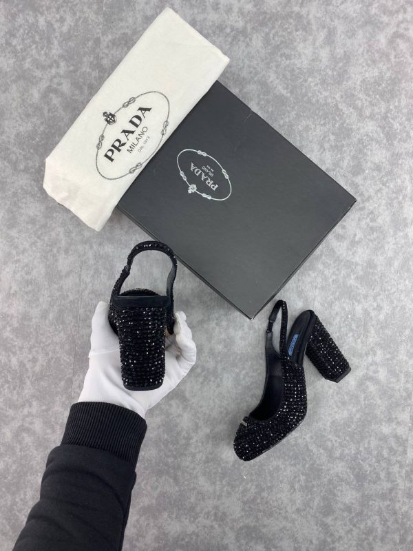 prada ayakkabi siyah tasli siyah slingback pumps