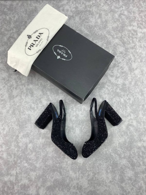 prada ayakkabi siyah tasli siyah slingback pumps