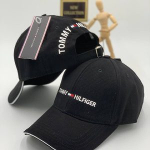 tommy hilfiger sapka yuksek kalite siyah beyaz yazili