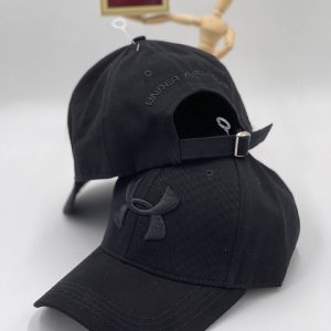 under armour sapka siyah uzeri siyah logo