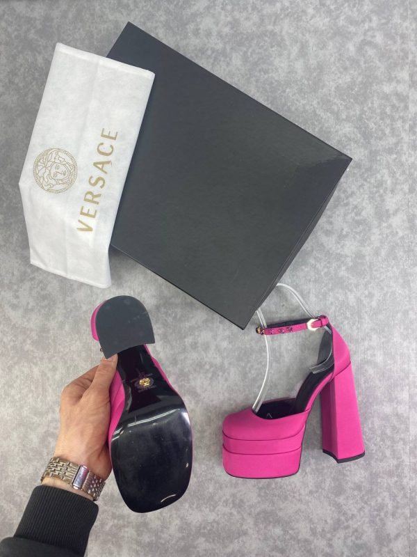 versace ayakkabi pembe tas yaz 2022 sezonu 15 cm topuk