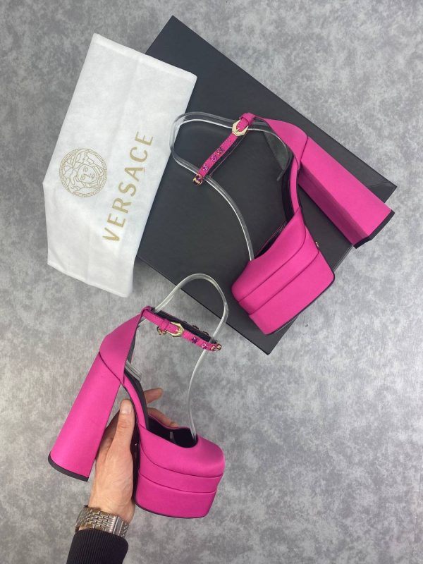 versace ayakkabi pembe tas yaz 2022 sezonu 15 cm topuk