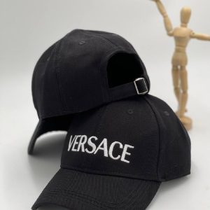 versace sapka siyah beyaz yazi