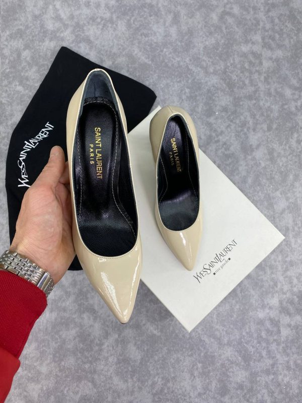 yves saint laurent ayakkabi krem rugan siyah topuk opyum logo pumps 11 cm