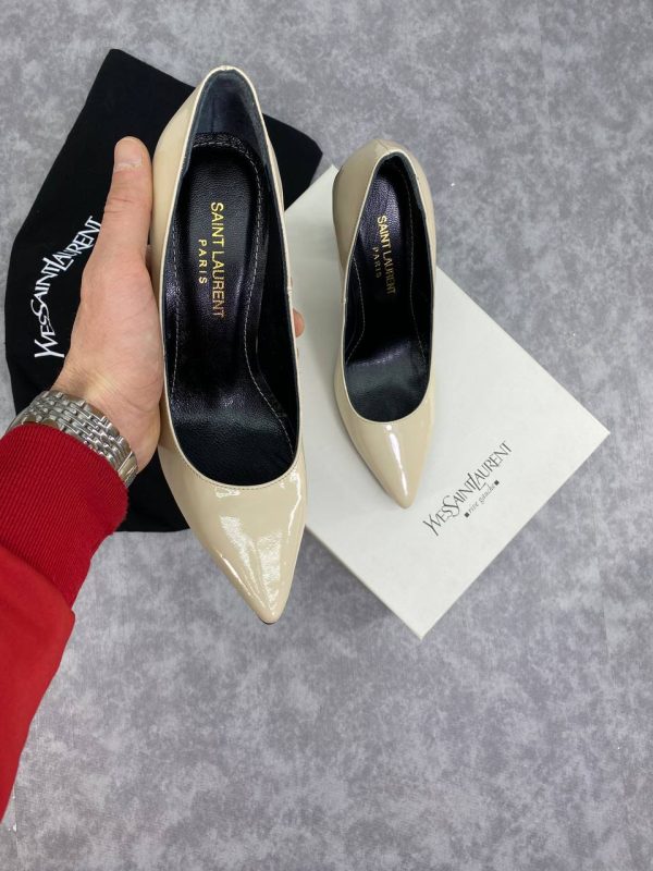 yves saint laurent ayakkabi krem rugan siyah topuk opyum logo pumps 11 cm