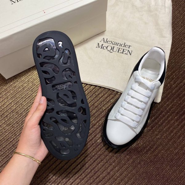 alexander mcqueen ayakkabi sneakers beyaz siyah seffaf taban