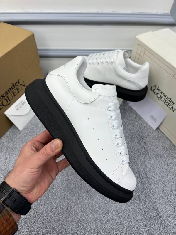 alexander mcqueen ayakkabi sneakers erkek beyaz siyah taban