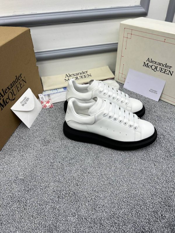 alexander mcqueen ayakkabi sneakers erkek beyaz siyah taban