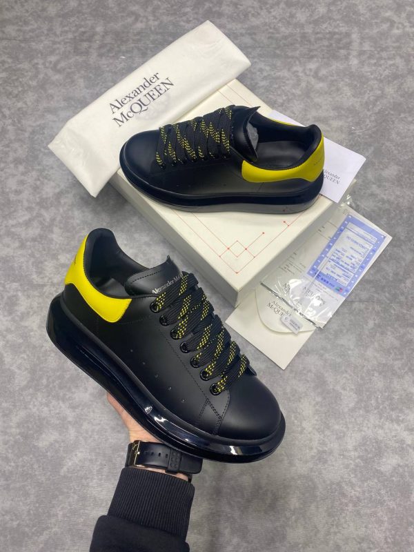 alexander mcqueen ayakkabi sneakers erkek siyah arkasi sari seffaf taban