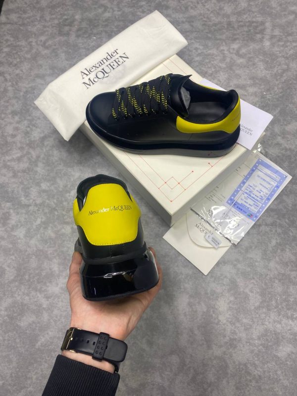 alexander mcqueen ayakkabi sneakers erkek siyah arkasi sari seffaf taban
