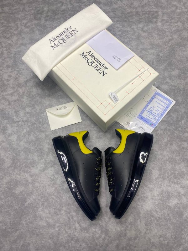 alexander mcqueen ayakkabi sneakers erkek siyah arkasi sari seffaf taban