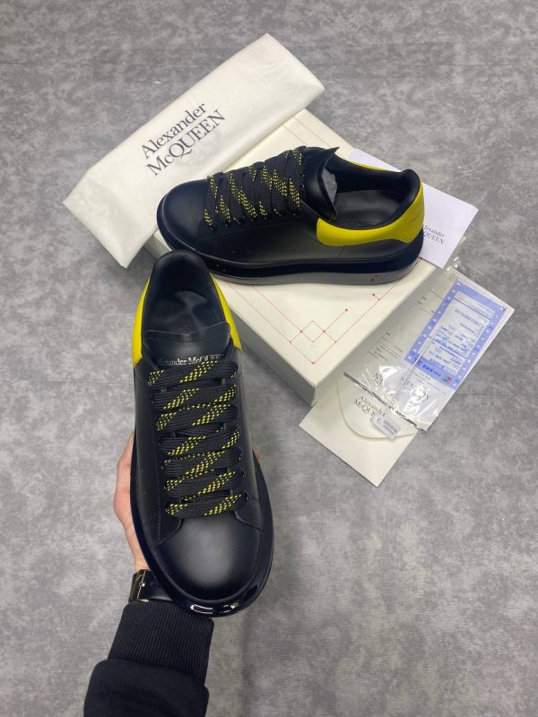 alexander mcqueen ayakkabi sneakers erkek siyah arkasi sari seffaf taban