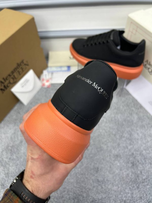 alexander mcqueen ayakkabi sneakers erkek siyah turuncu taban