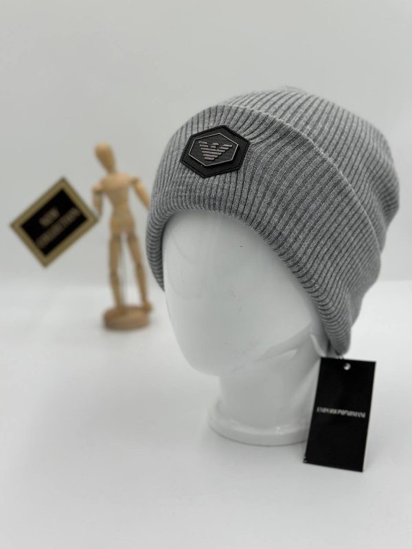 armani bere gri