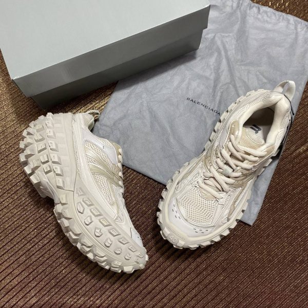 balenciaga ayakkabi defenders trainers beyaz