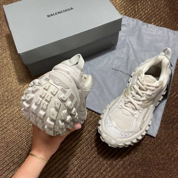 balenciaga ayakkabi defenders trainers beyaz