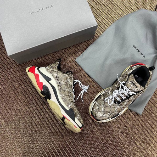 balenciaga ayakkabi gucci triple s classic logo vip